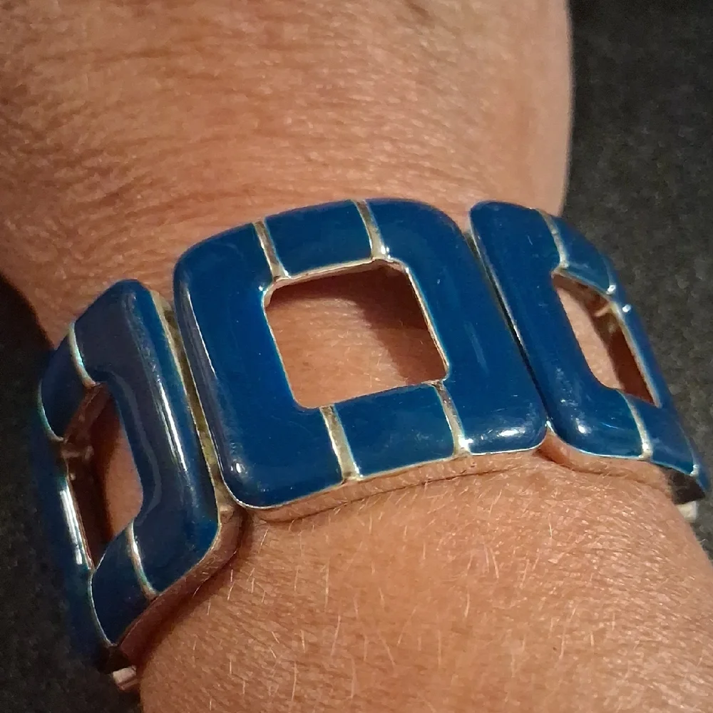 Macy's Blue Geometric Wearable Bracelet
